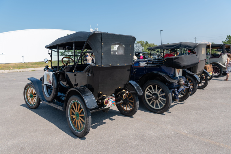 Illustration for article titled Horseless Carriages Visit Our Museum